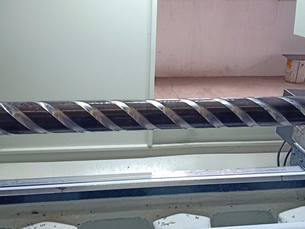 刻槽鉆桿專用數控旋風銑湖南漢壽客戶現場